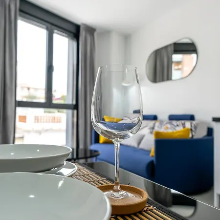 Modern Wave Escape With Private Parking And Rooftop Pool By Namaste Elite * Torremolinos